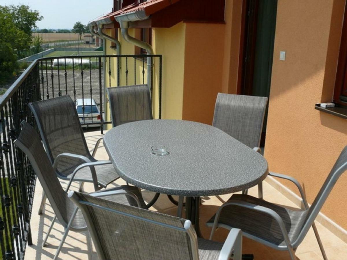 Aquasleep II Otel Veľký Meder Dış mekan fotoğraf